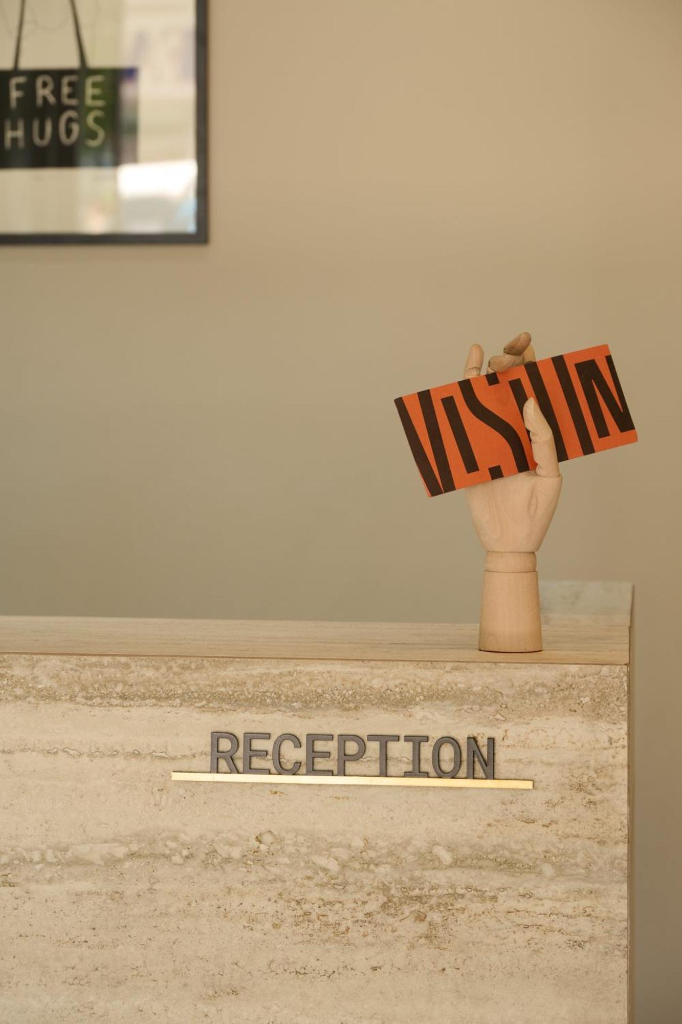 Vision Omonia, Hotel