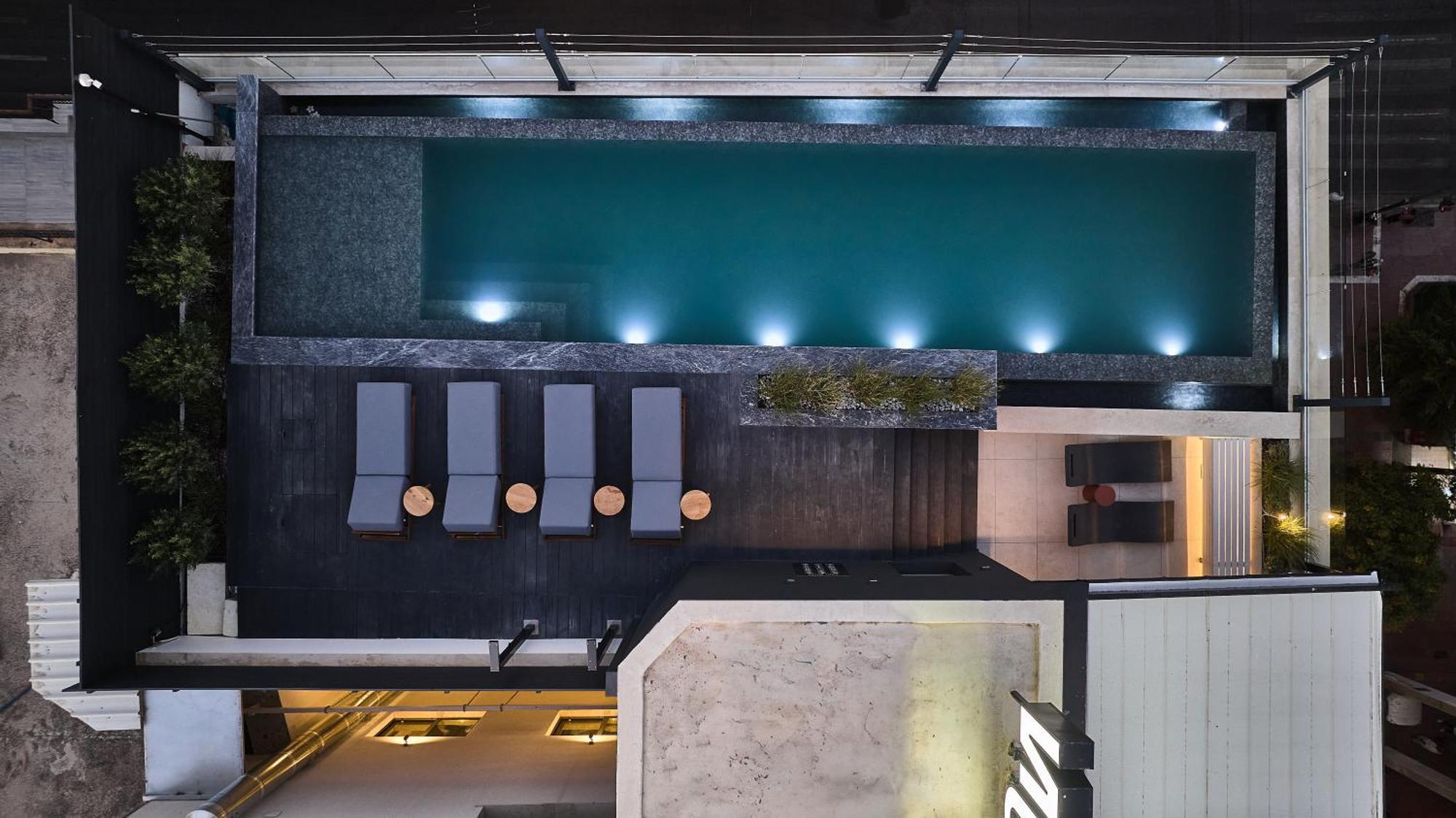 Vision Omonia, Hotel