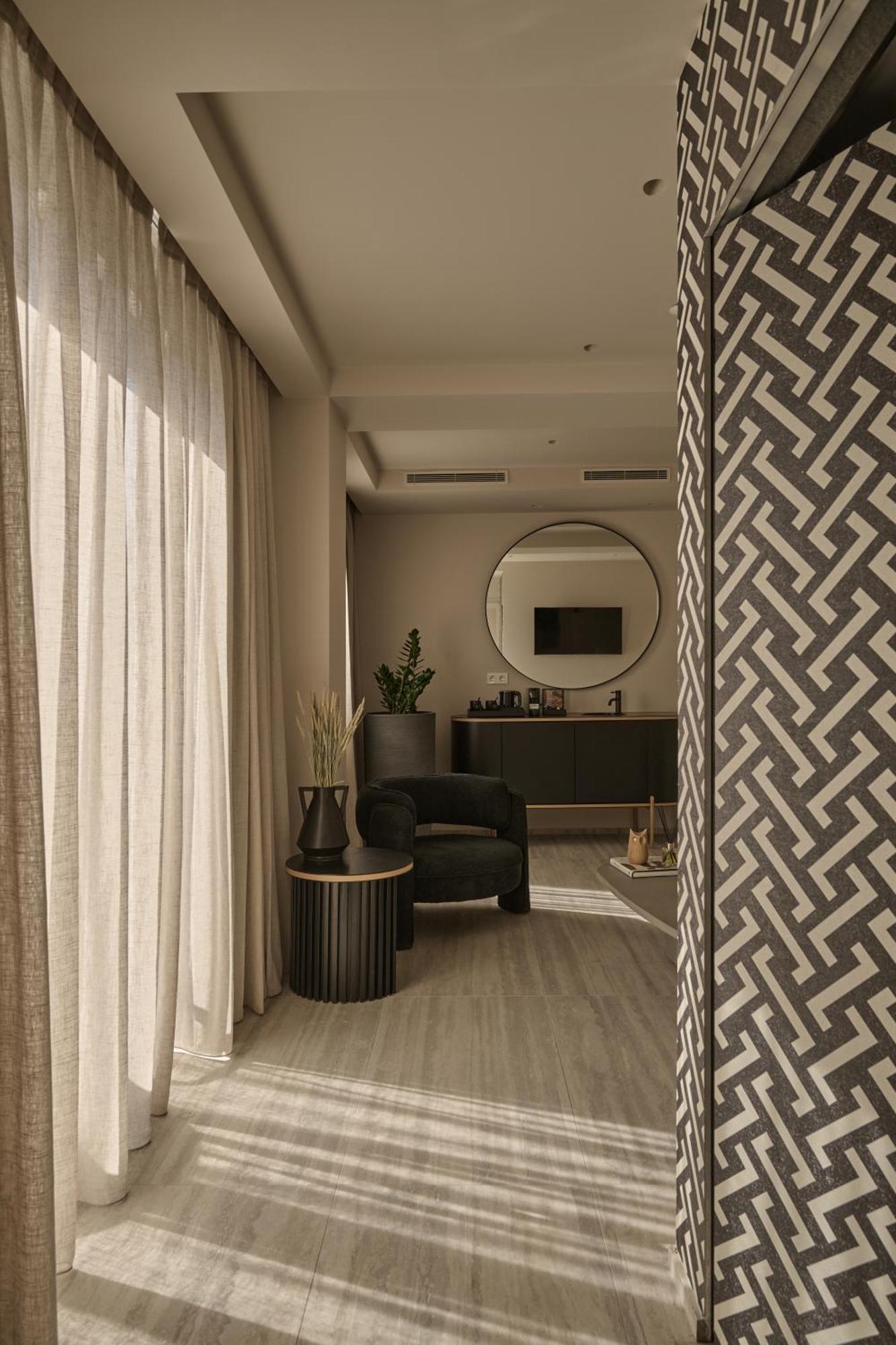 Vision Omonia, Hotel 4*
